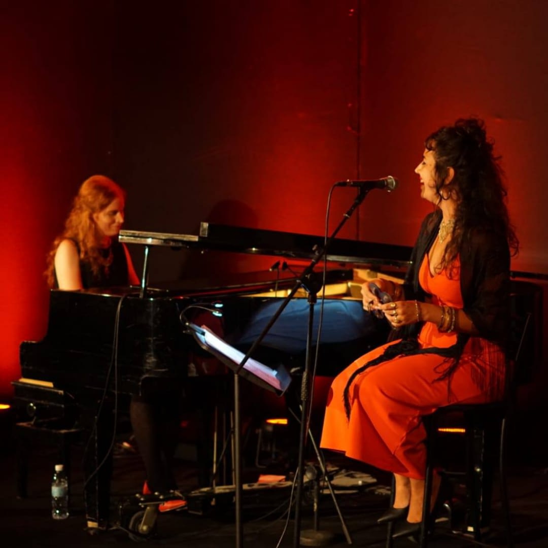 Duet Lala & Darya on vocals and Piano | Hit the road music studio