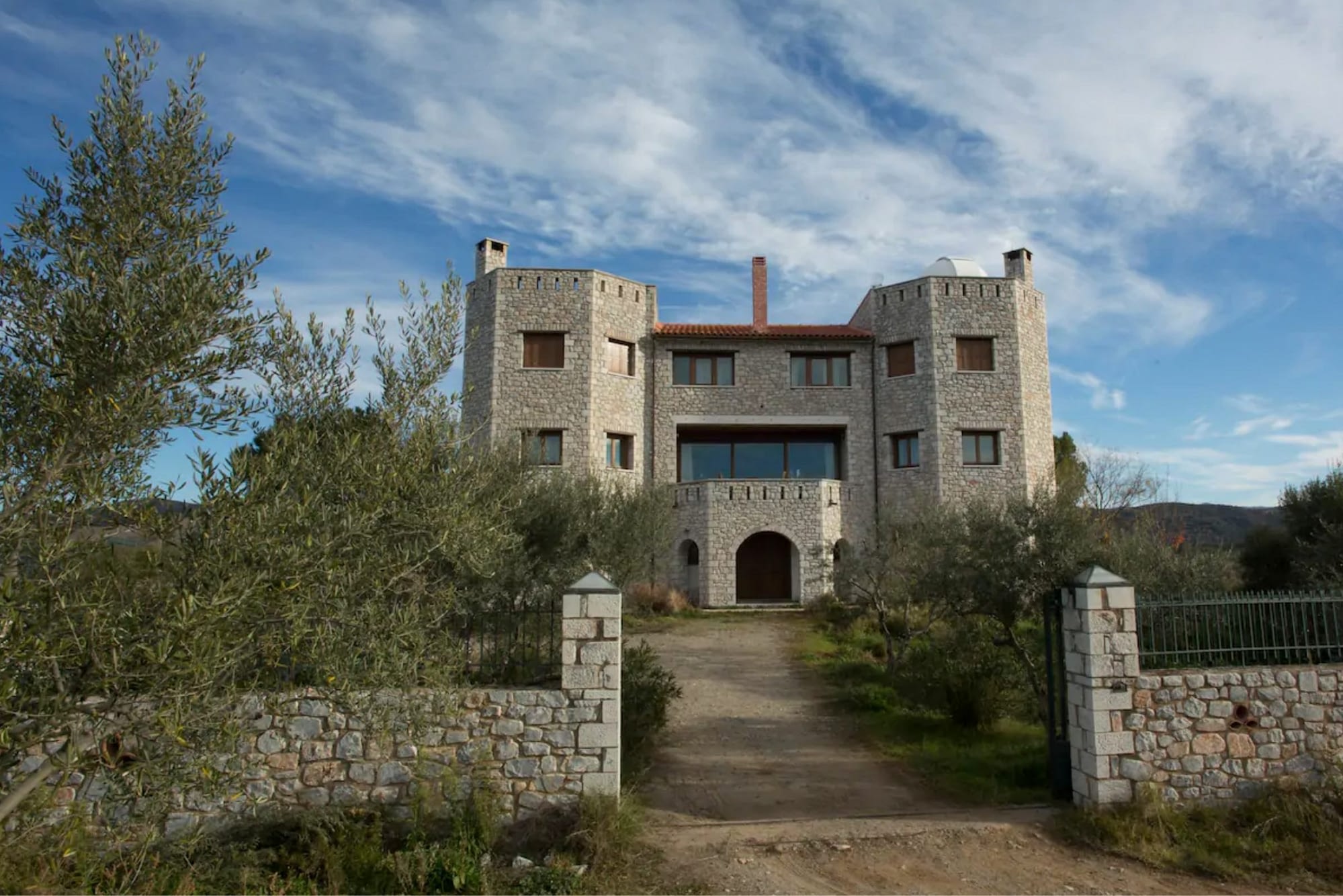 Recording in this beautiful castle close to Sparta - view castle front | Hit The Road Music Studio | Mobile Recording Studio